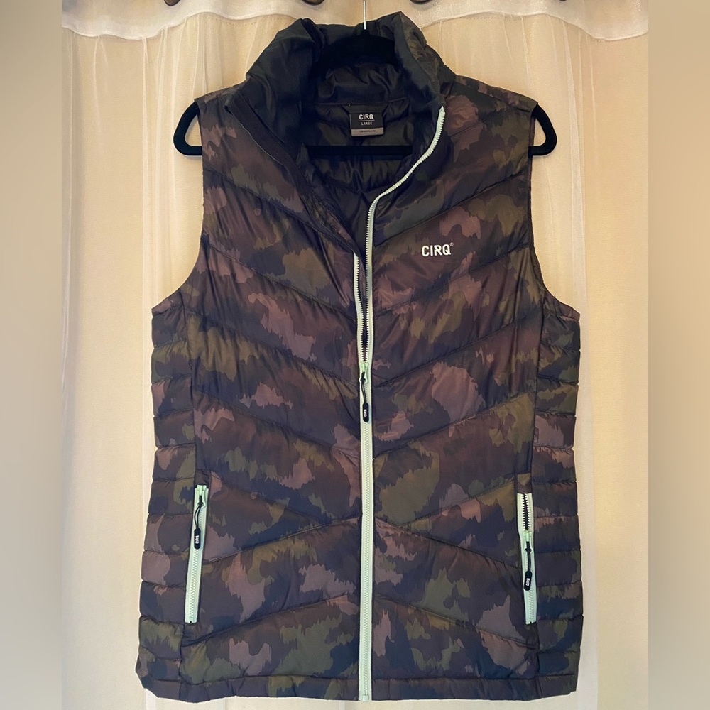 New Cirq camo vest